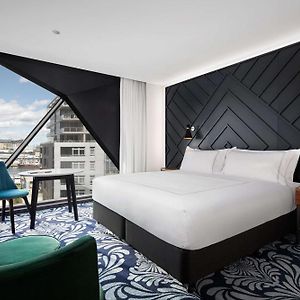 Zimmer mit Kingsize-Bett